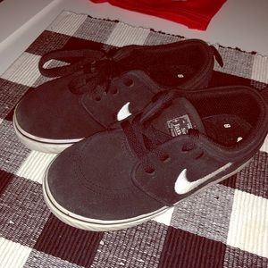 Toddler Nike’s